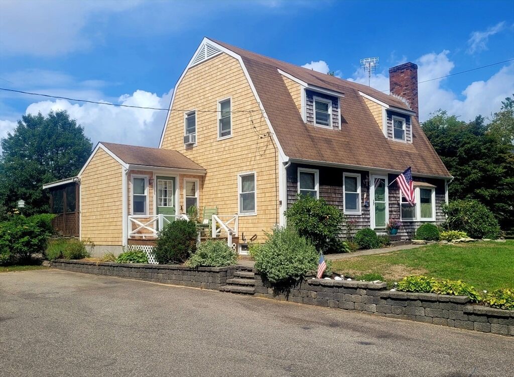 Property Photo:  421 County Rd  MA 02770 