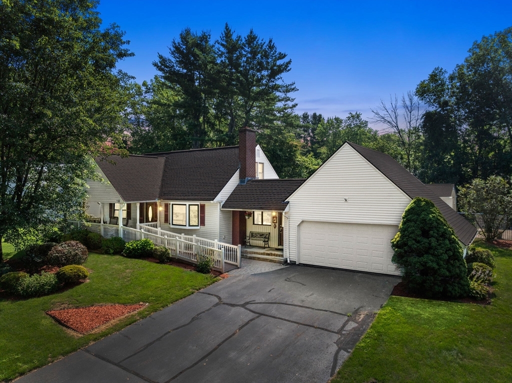 Property Photo:  4 Redwing Rd  CT 06082 