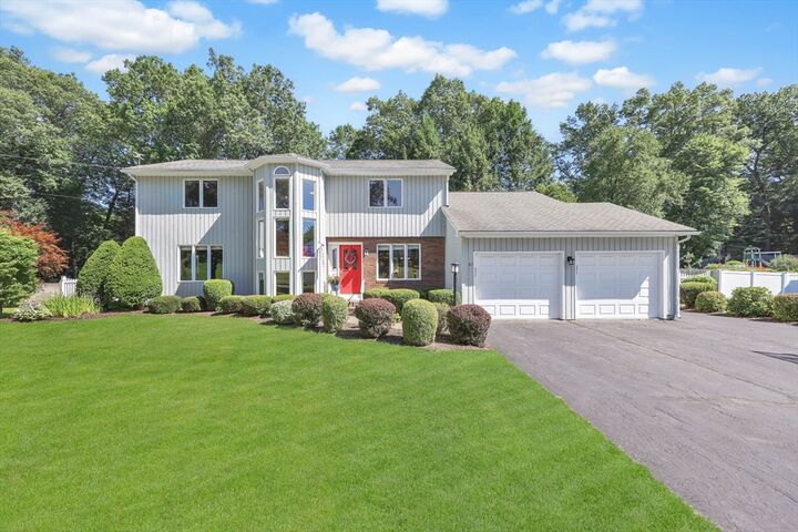 87 Pineridge Dr  Westfield MA 01085 photo