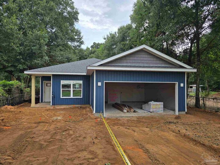 Property Photo: 6115 Carroll Rd FL 32583