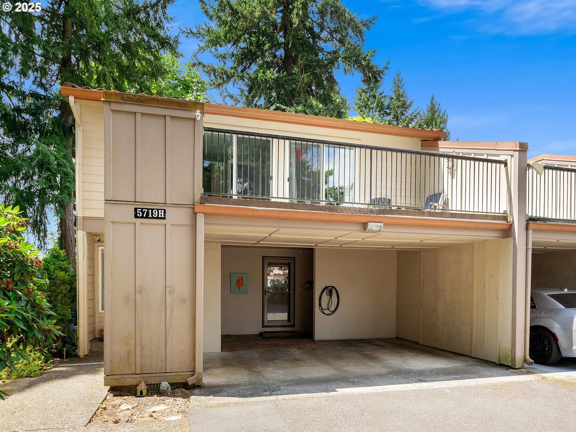 Property Photo: 5719 NE Hazel Dell Ave H WA 98663
