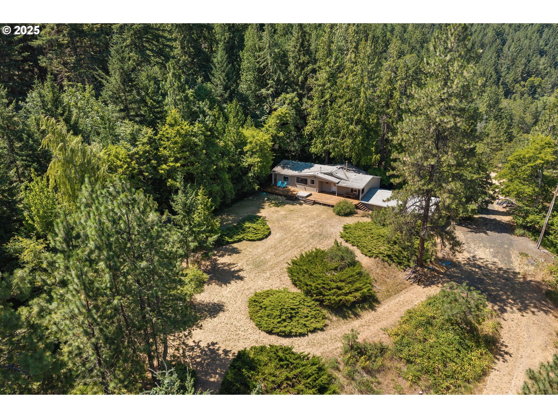 Property Photo: 1910 Proctor Rd OR 97040