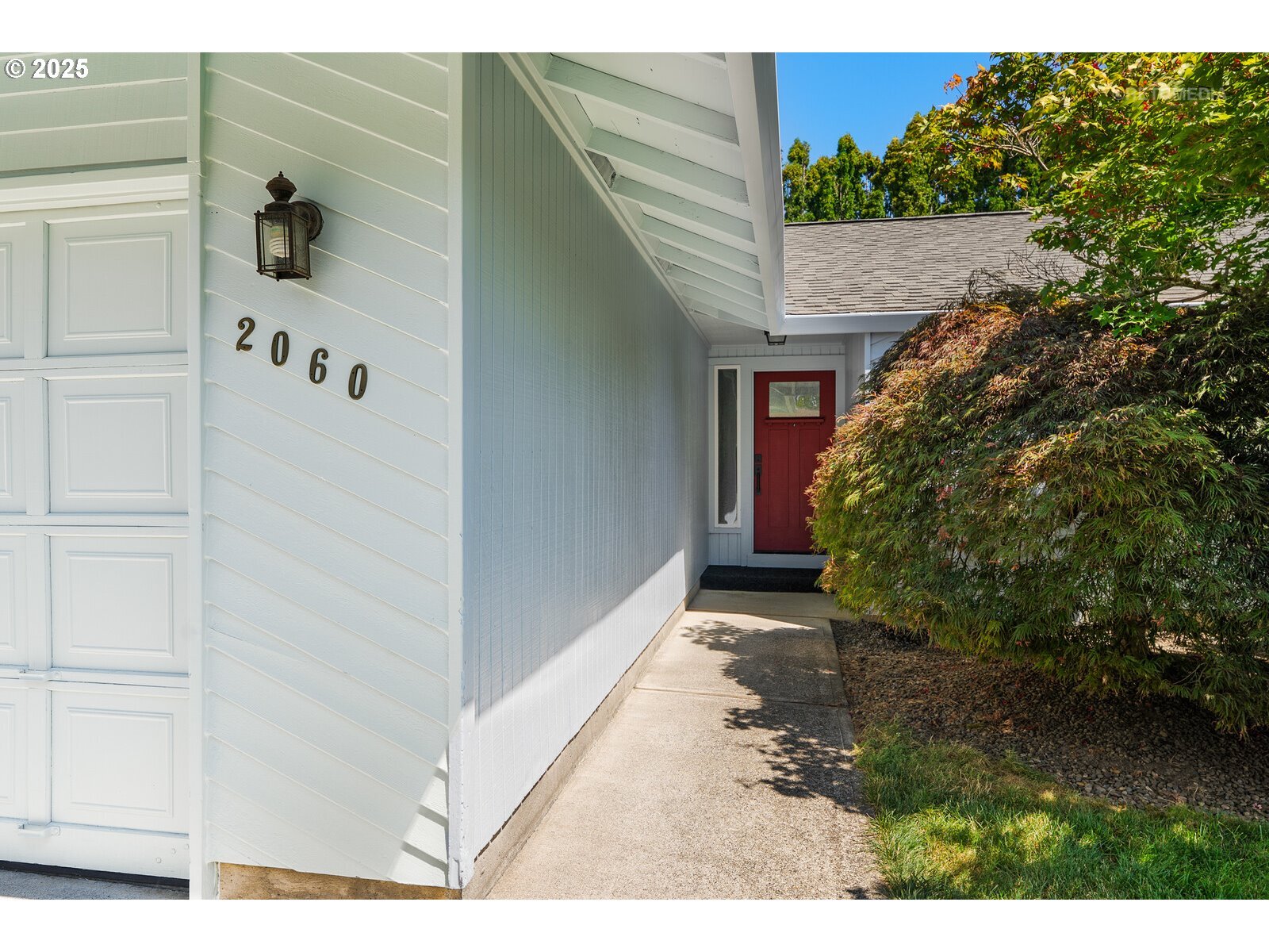 Property Photo: 2060 SW 208th Ave OR 97003