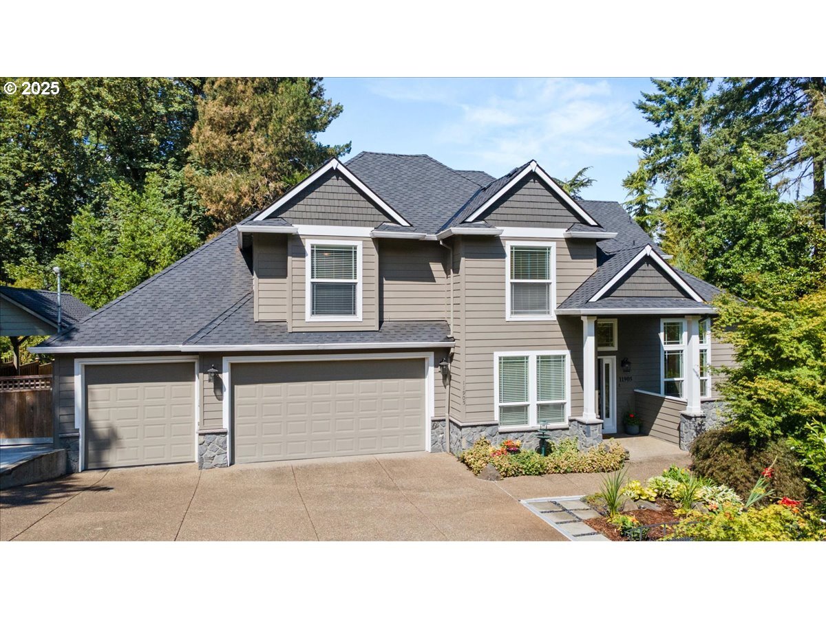 Property Photo: 11905 SW 60th Ave OR 97219