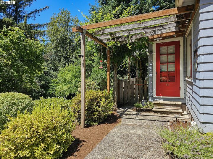 Property Photo: 701 NE 117th St WA 98685