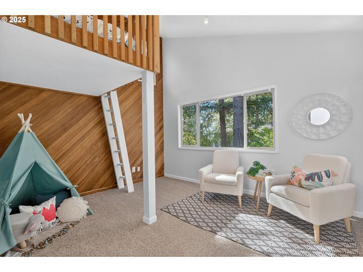 Property Photo:  1990 Indian Trail  OR 97034 