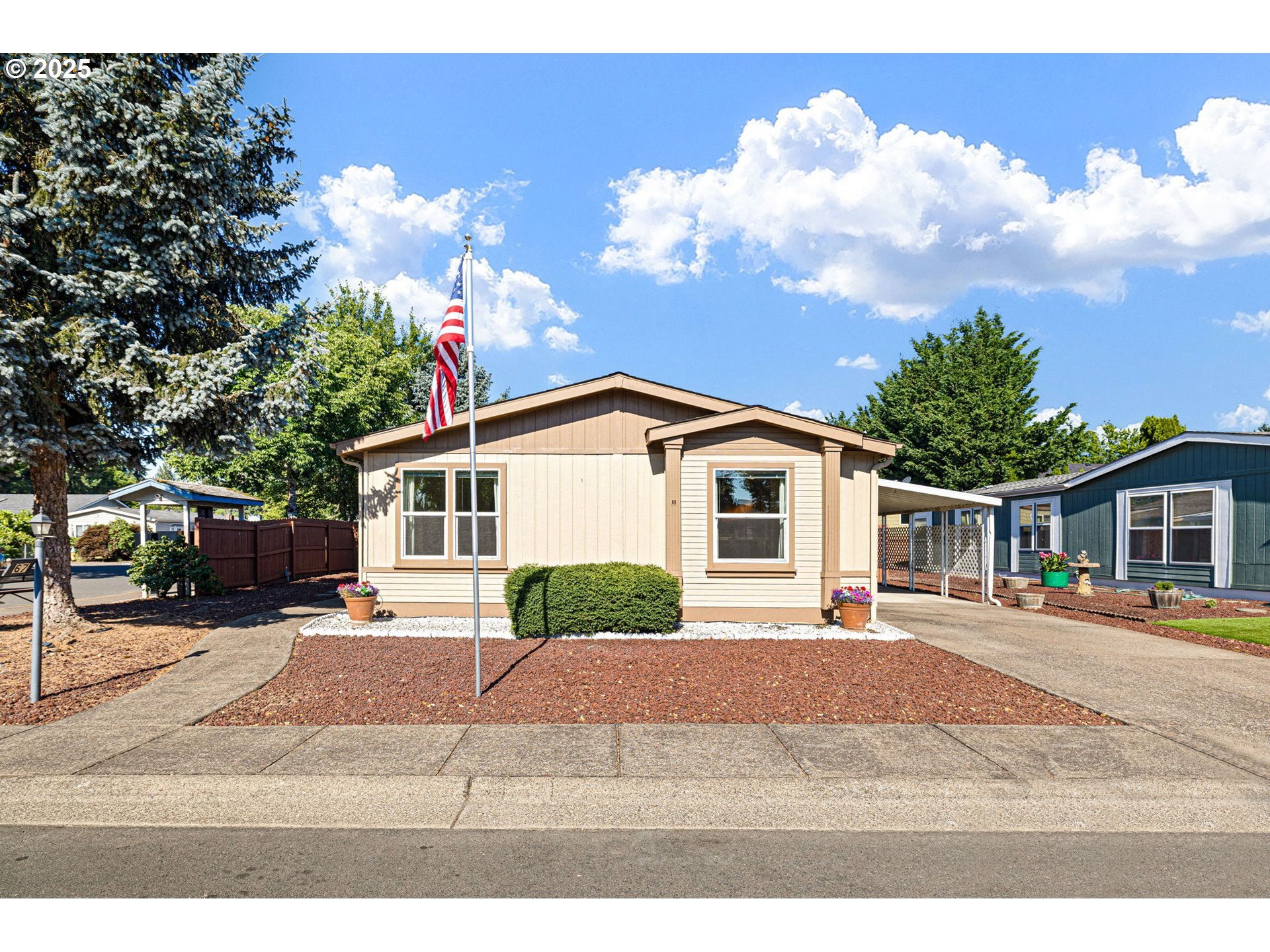 Property Photo:  3700 Babcock Ln 67  OR 97401 