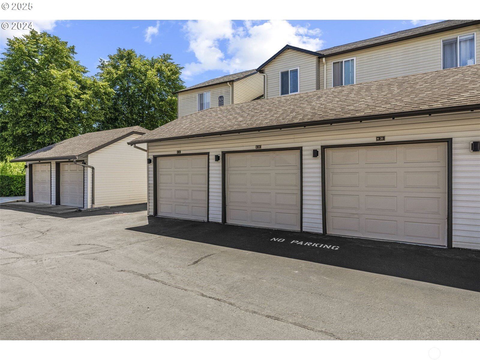 Property Photo: 5264 NE 121st Ave Z293 WA 98682
