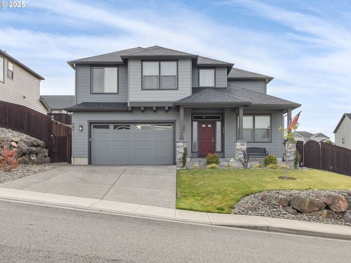 Property Photo:  703 E Tanoak Ave  WA 98629 
