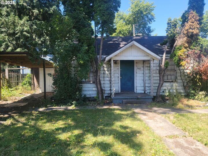 9403 NE Gertz Ct  Portland OR 97211 photo