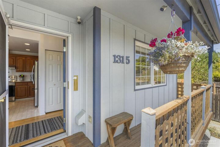 Property Photo: 1315 Trenton Avenue WA 98310