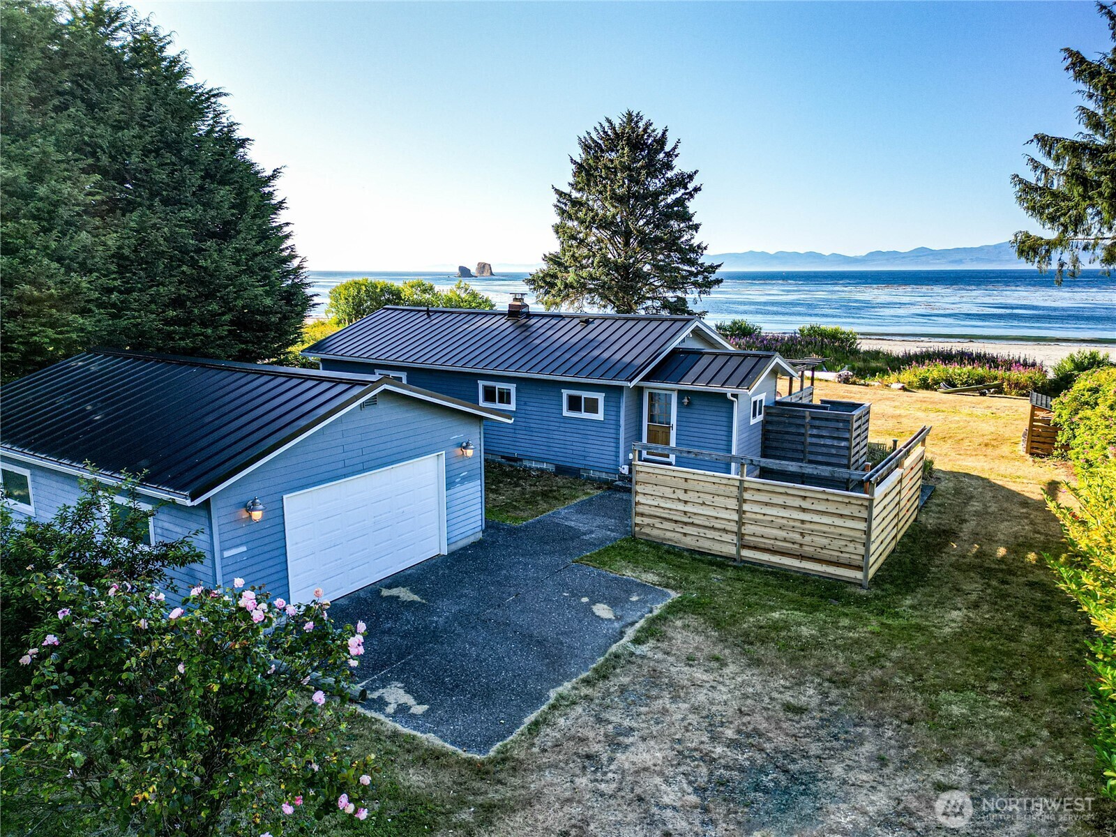 Property Photo:  1471  Hwy 112  WA 98381 