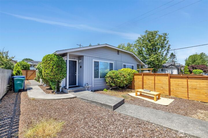 10201  17th Avenue SW  Seattle WA 98146 photo
