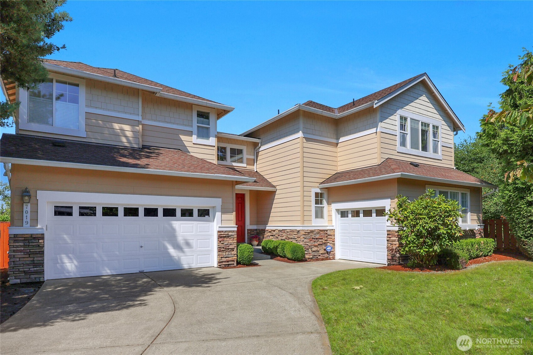 Property Photo:  7019  135th Street SE  WA 98296 