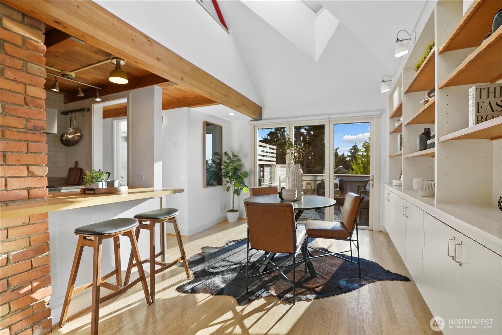 Property Photo: 1811 4th Ave W WA 98119