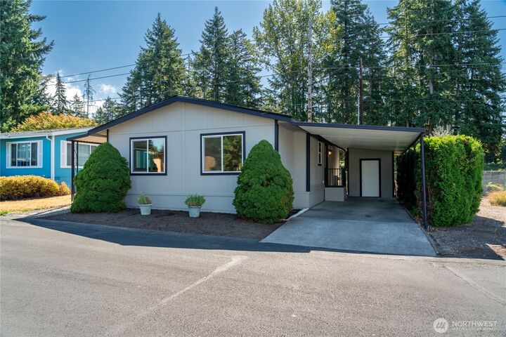 Property Photo: 620 112th St SE 30 WA 98208