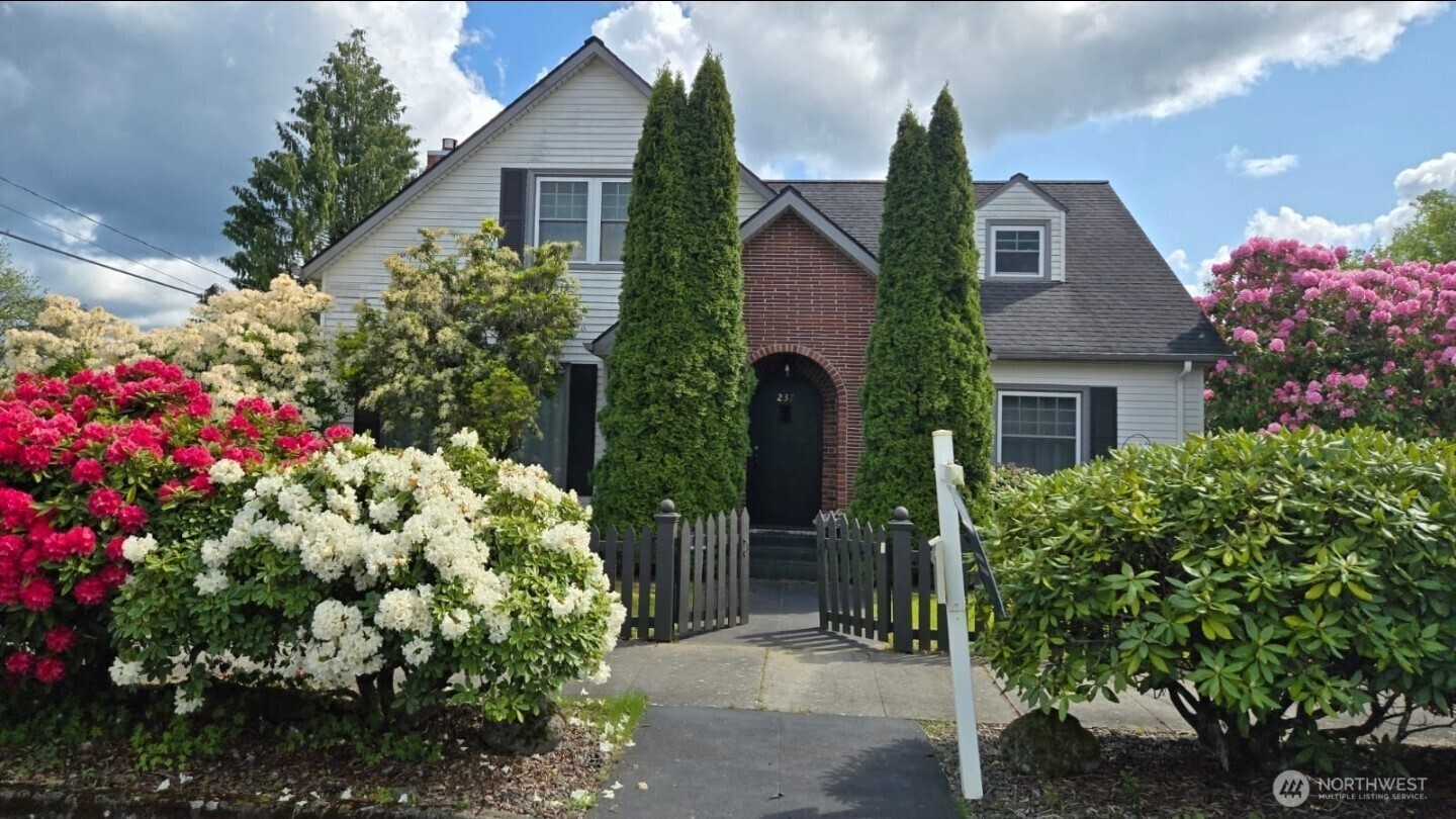 Property Photo: 237 C Street SW WA 98611