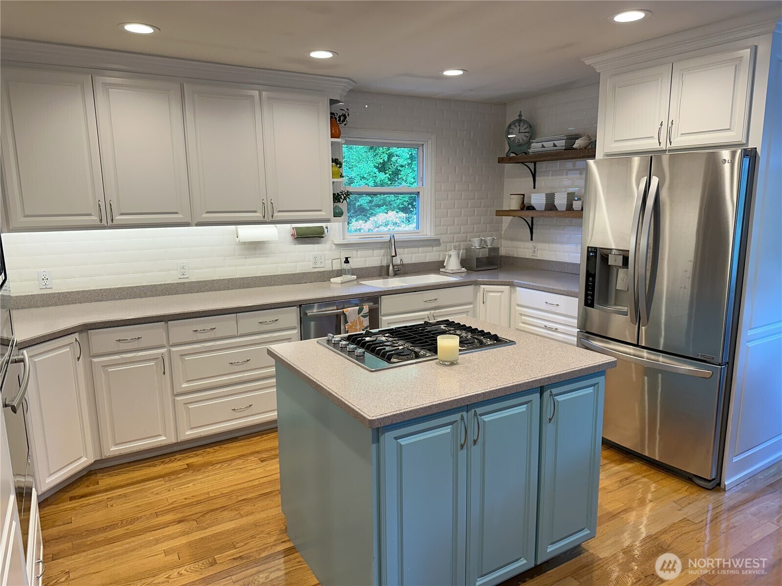 Property Photo: 16867 2nd Avenue SW WA 98166