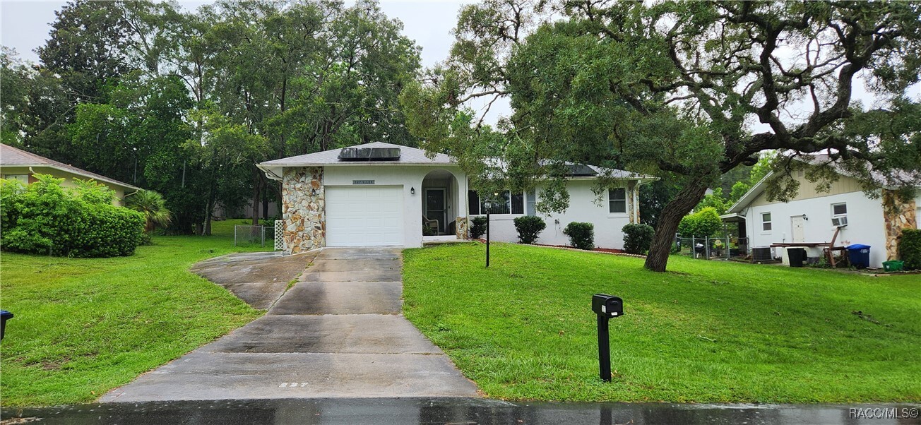 Property Photo: 227 S Lee Street FL 34465