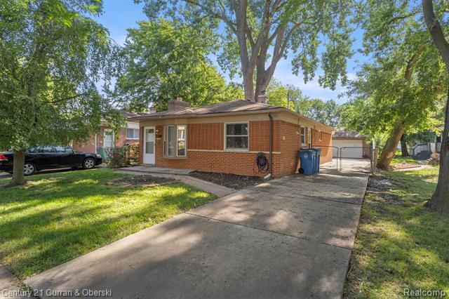 Property Photo: 4437 Culver Street MI 48125