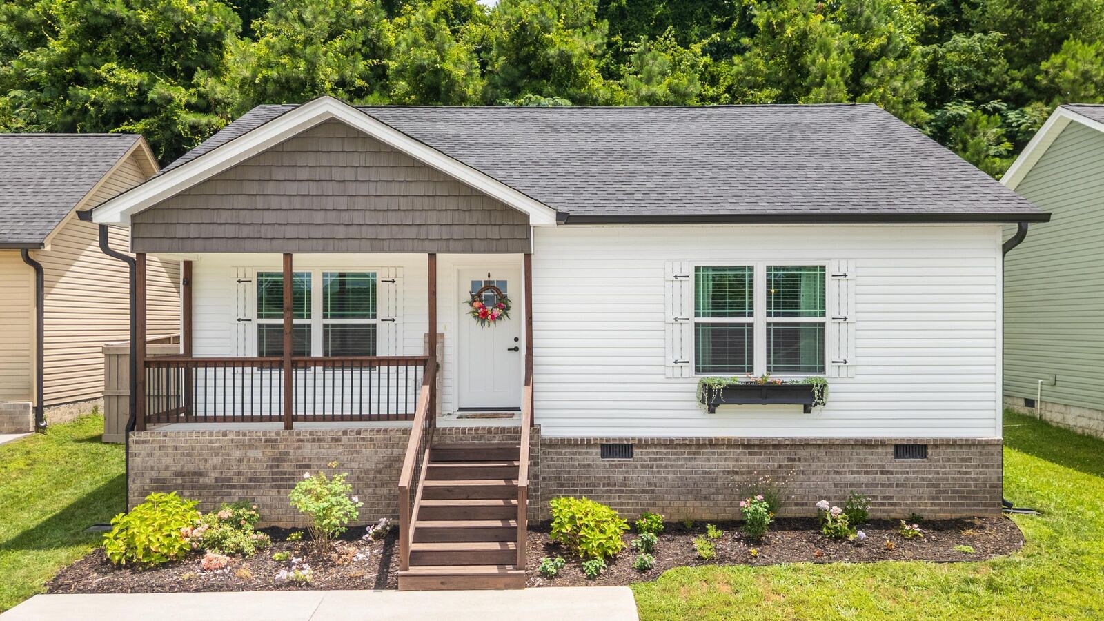 Property Photo: 1650 Southern Heights Circle SE TN 37311