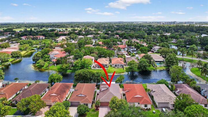 Property Photo: 7306 NW 1st Mnr FL 33317