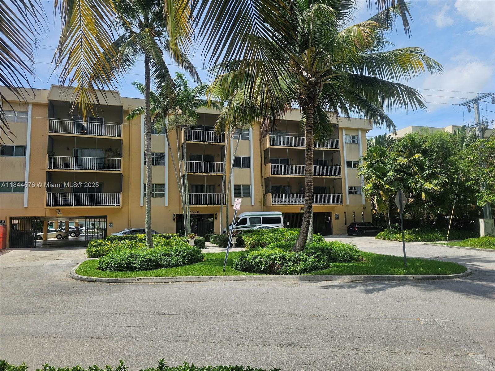 2620 NE 135th St 431  North Miami FL 33181 photo