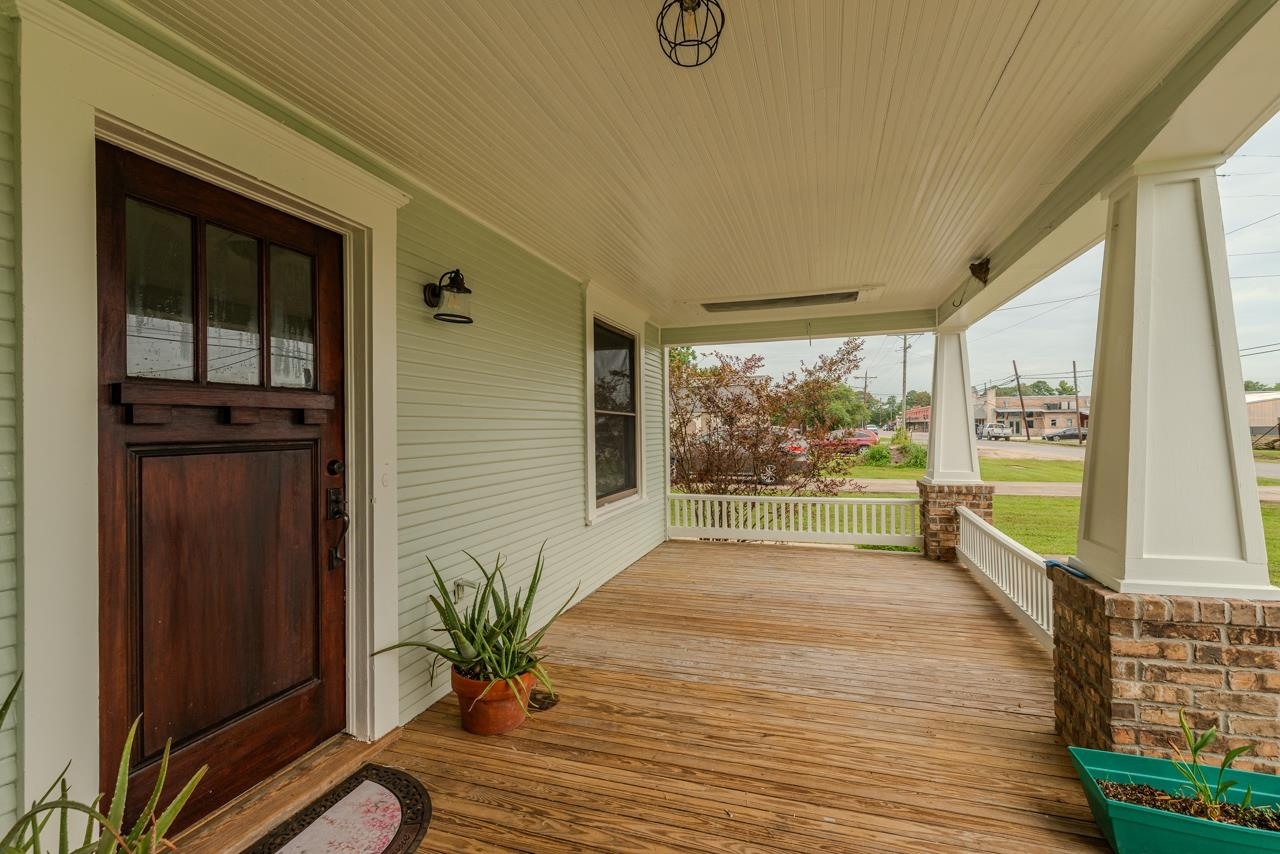 Property Photo:  240 S Merchant St.  TX 77659 