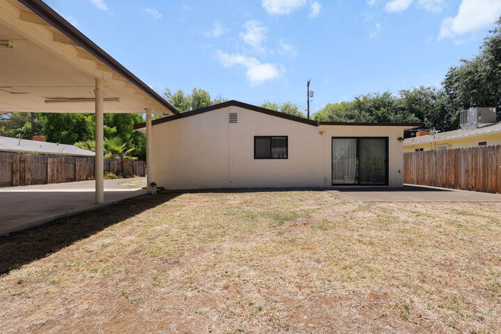 Property Photo: 2155 Paris Avenue CA 96001