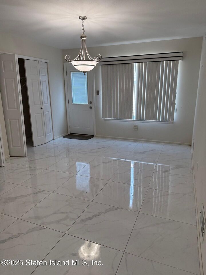 Property Photo:  263 Seguine Avenue  NY 10309 