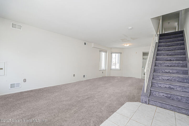 Property Photo:  263 Seguine Avenue  NY 10309 
