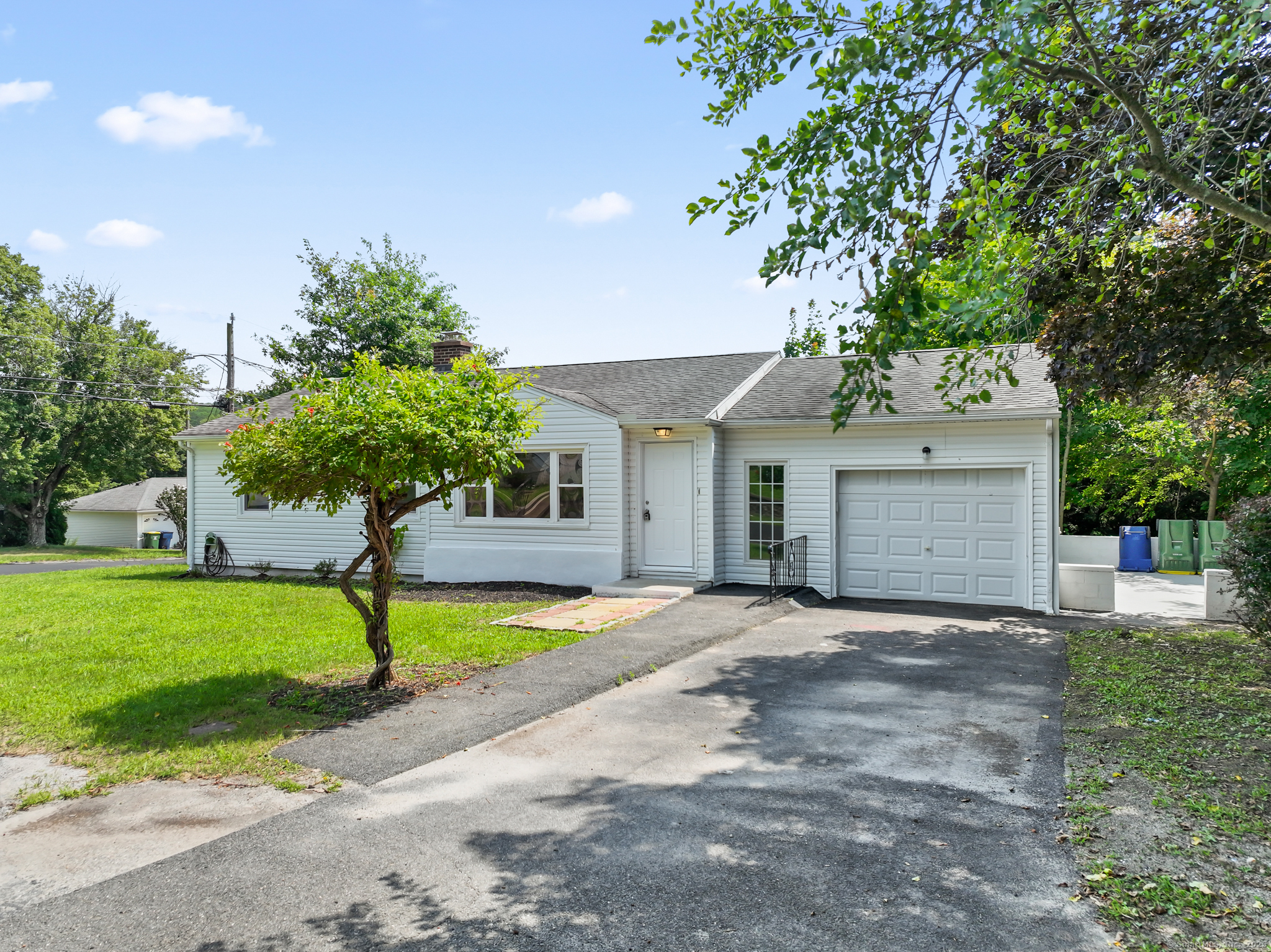 Property Photo: 24 Holiday Hill CT 06704