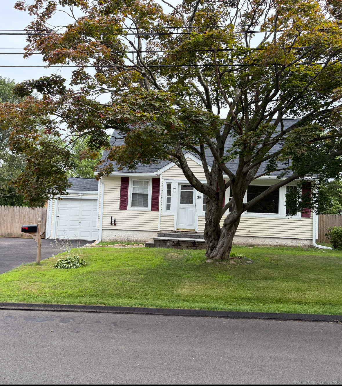 Property Photo: 39 Calvert Place CT 06606