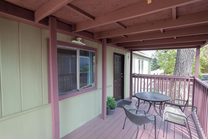 Property Photo: 3420 E Georgia Pines Ln WA 99021
