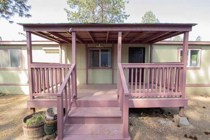 Property Photo: 3420 E Georgia Pines Ln WA 99021