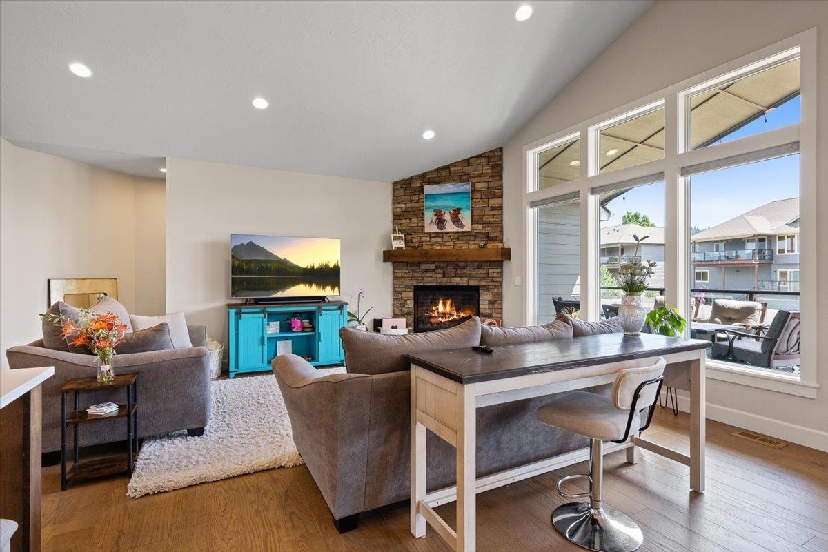 Property Photo: 4305 S Rosedale Ln WA 99223