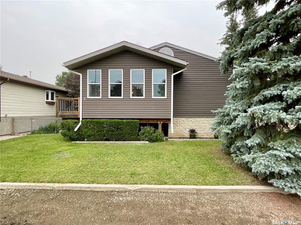 Property Photo:  7 Harvest Bay  SK S4M 0A3 