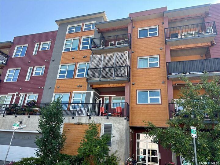 Property Photo: 530 J Avenue S 306 SK S7M 2A8