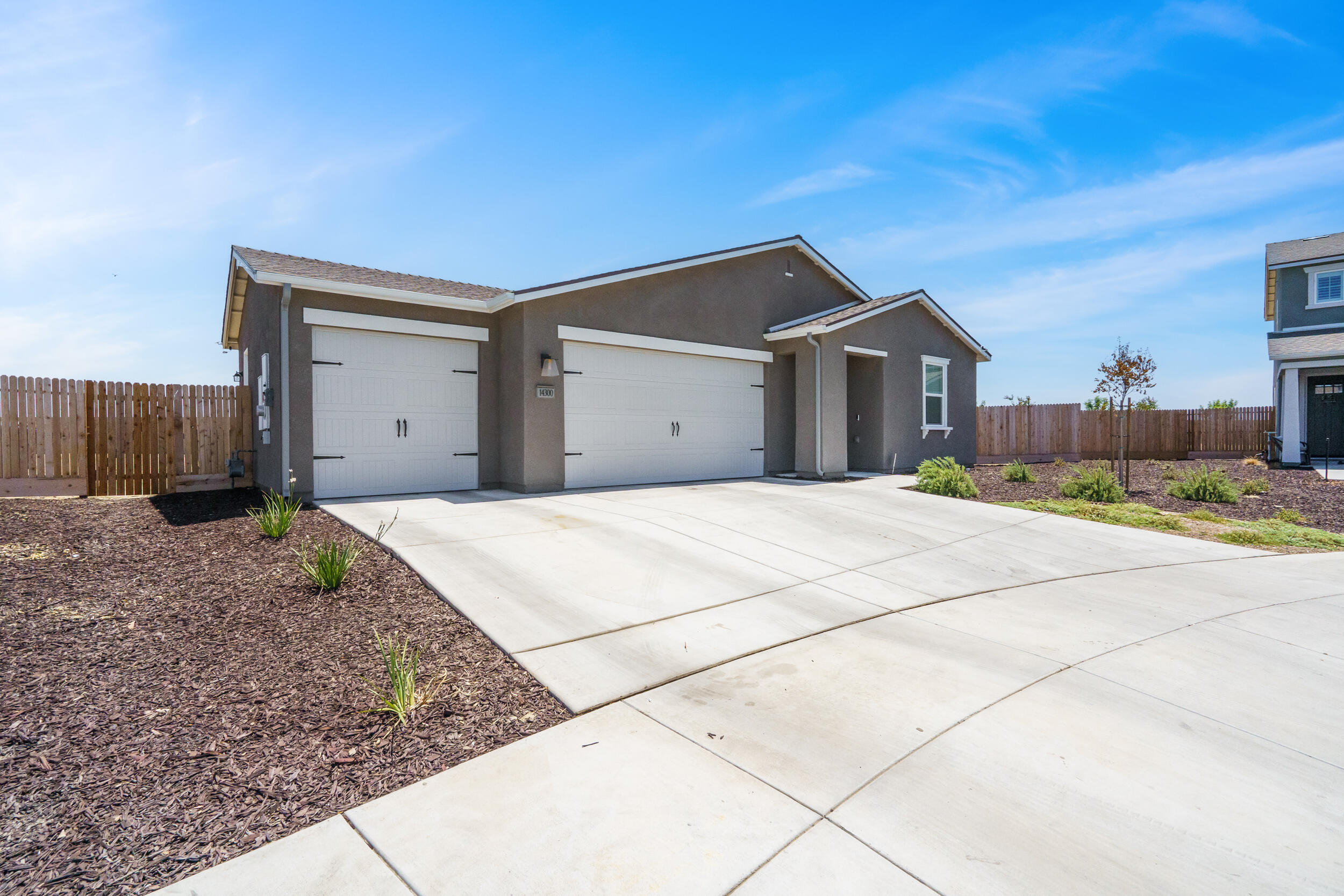 Property Photo:  14300 Shady Tree Court  CA 93314 