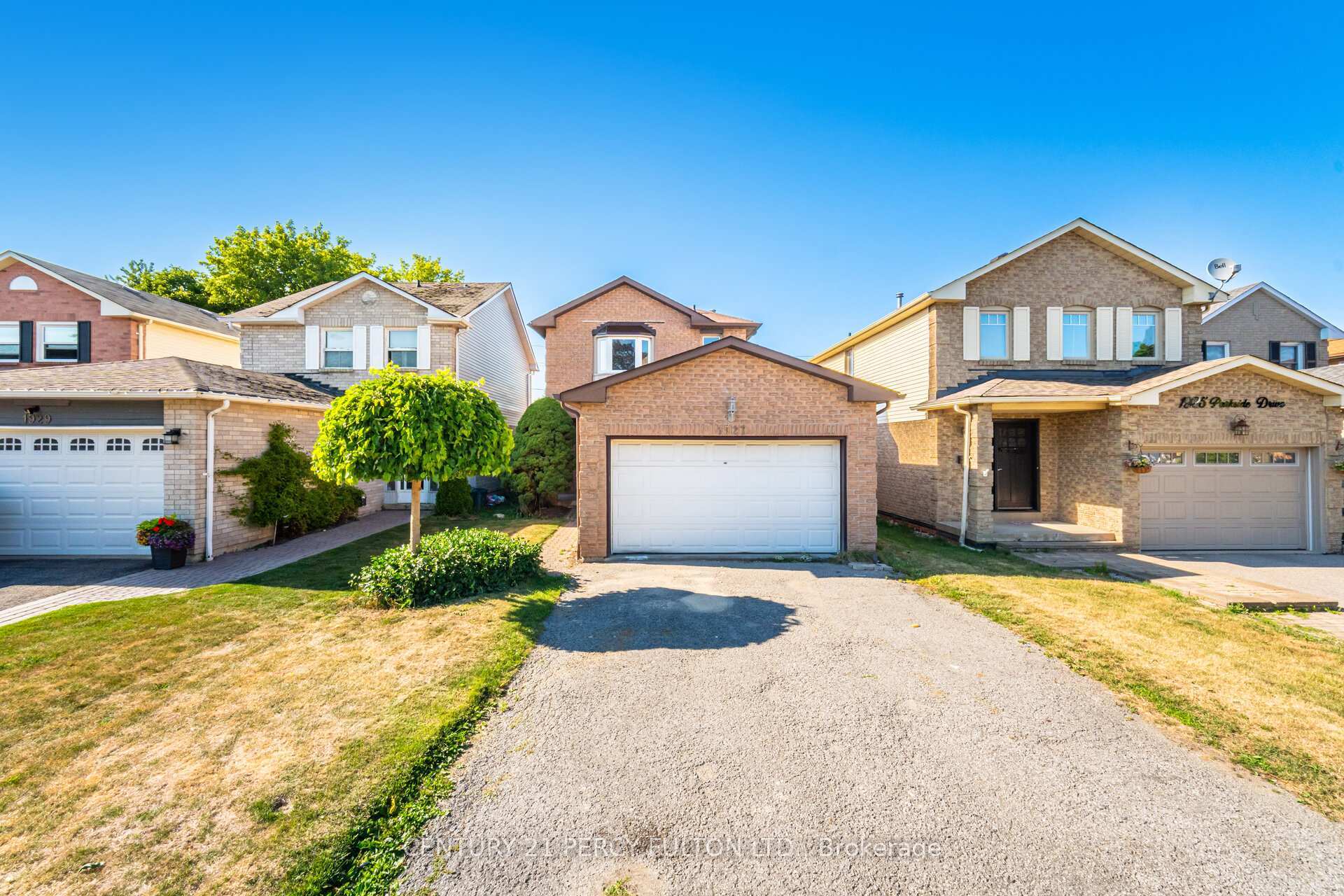 Photo de la propriété:  1927 Parkside Drive  ON L1V 3N6 