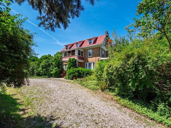 Property Photo:  3175 Lakeshore Road W  ON L6L 1J7 