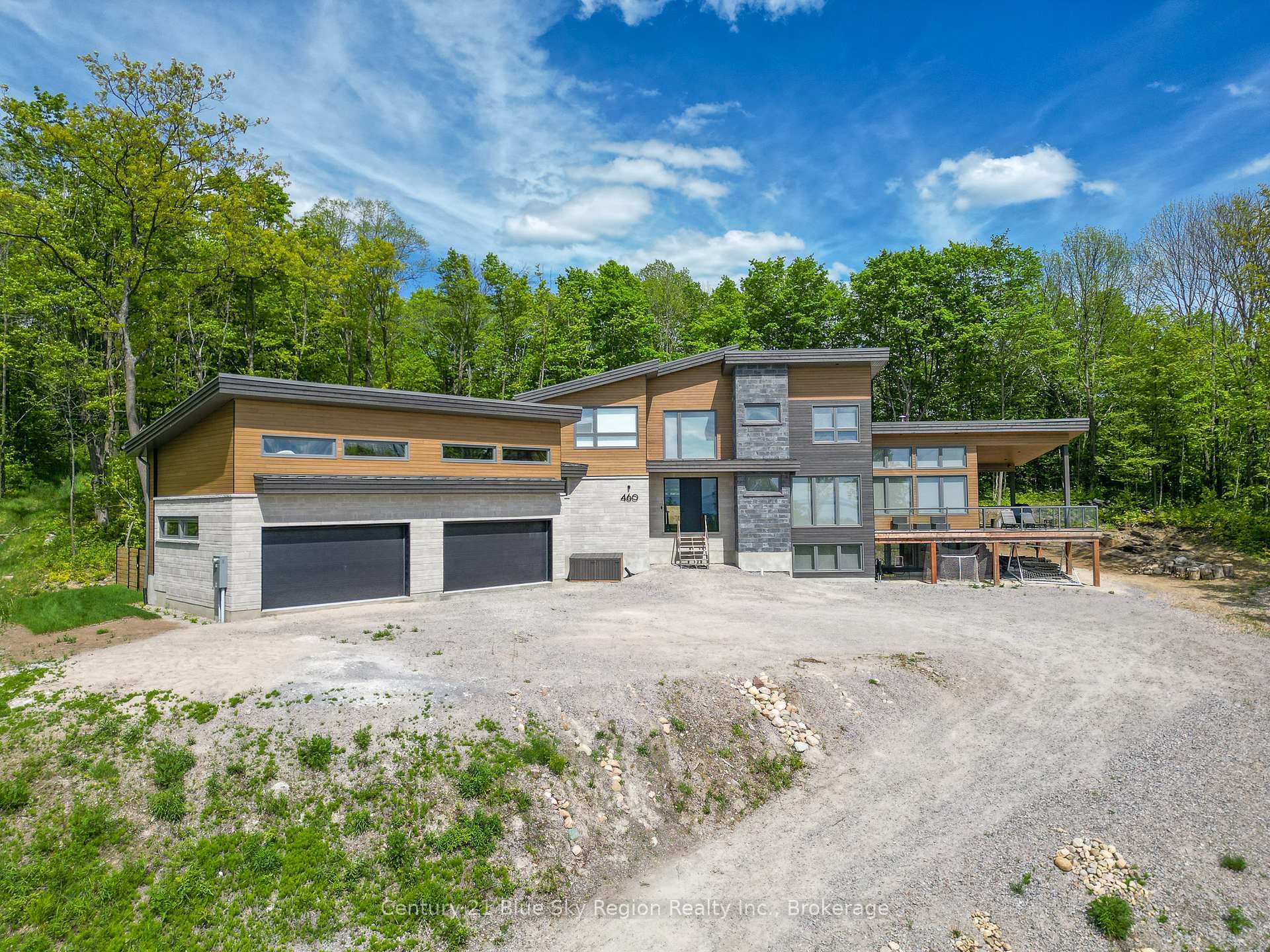 Property Photo:  460 Surrey Drive  ON P1C 1E5 