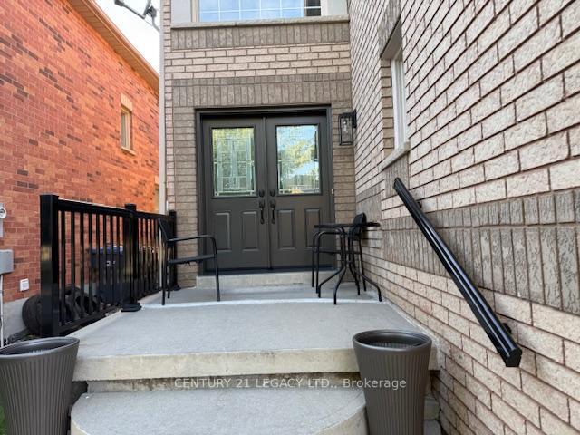 Photo de la propriété: 47 National Crescent ON L7A 1J2