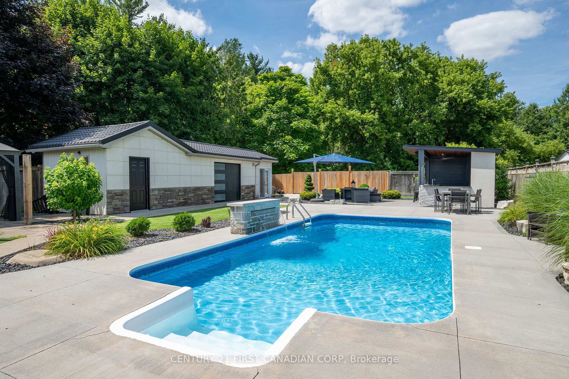 Photo de la propriété:  1610 Gore Road  ON N5W 1T8 