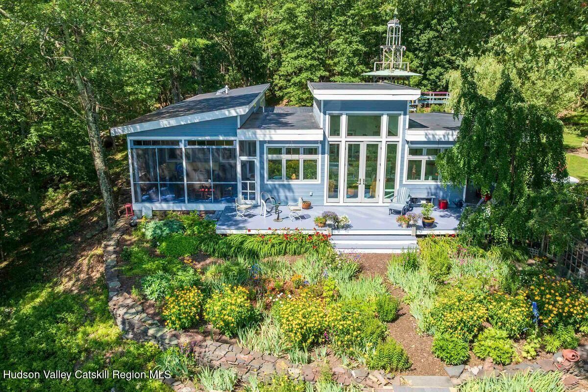 Property Photo:  67 Cricket Ridge  NY 12409 