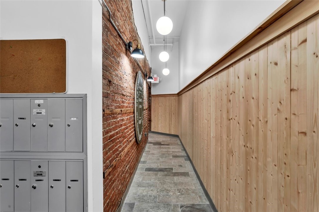 Property Photo: 951 Liberty Ave 304 PA 15222