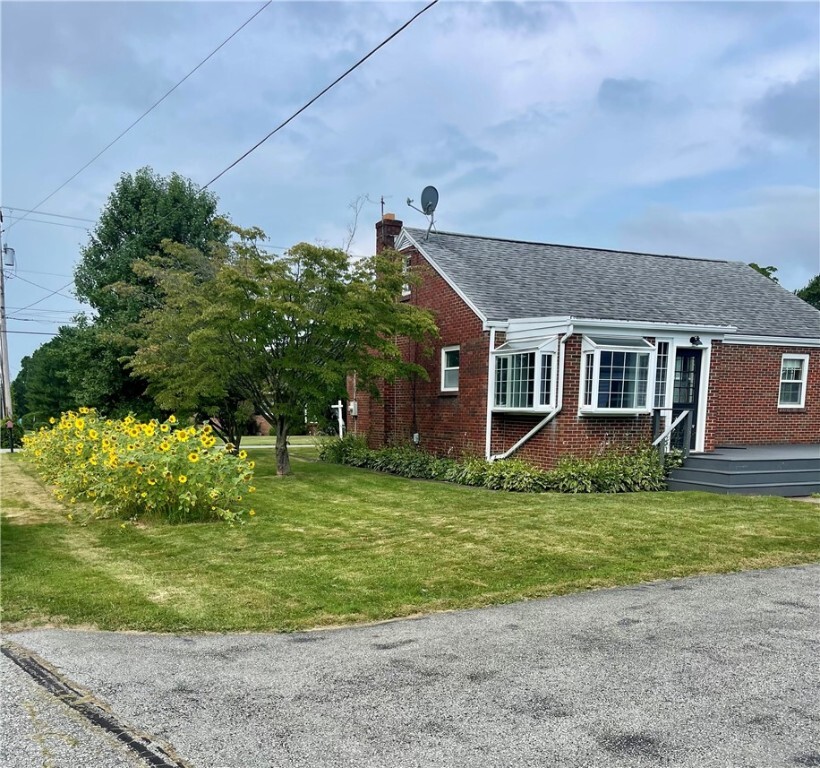 Property Photo:  105 Brinker St  PA 15650 