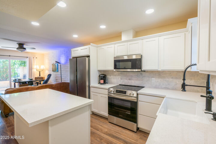 Property Photo: 4800 N 68th Street N 313 AZ 85251