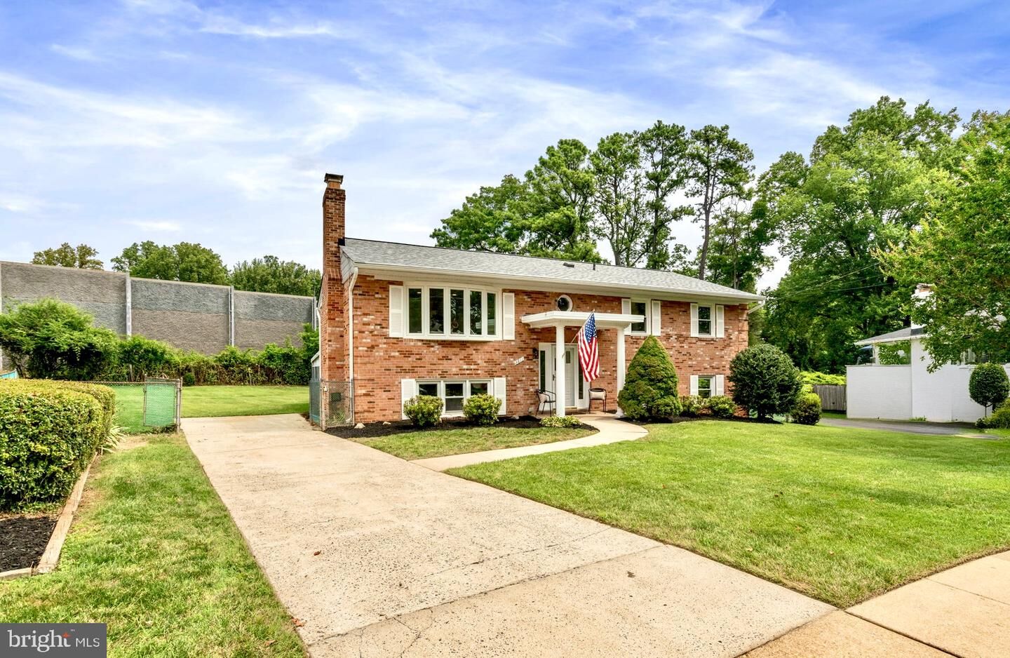 Property Photo: 2811 Elsmore Street VA 22031