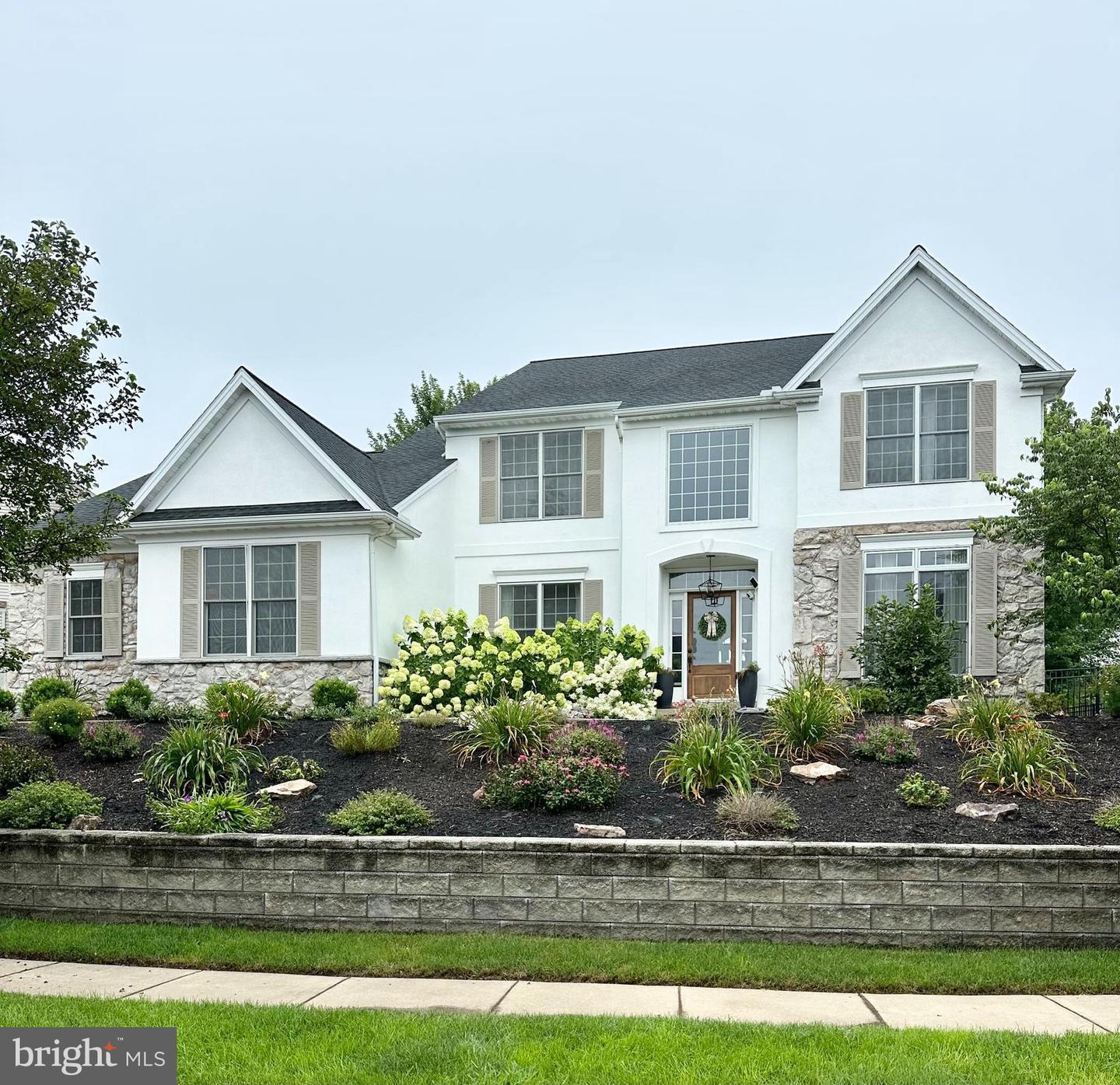Property Photo: 1116 Duesenberg Drive PA 17036